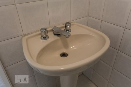 Banheiro de apartamento para alugar com 1 quarto, 50m² em Vila Nova Conceição, São Paulo