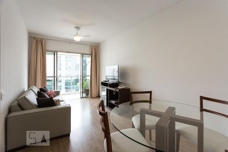 Sala de apartamento para alugar com 1 quarto, 50m² em Vila Nova Conceição, São Paulo