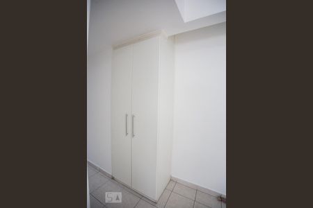 Corredor de apartamento para alugar com 2 quartos, 55m² em Água Rasa, São Paulo