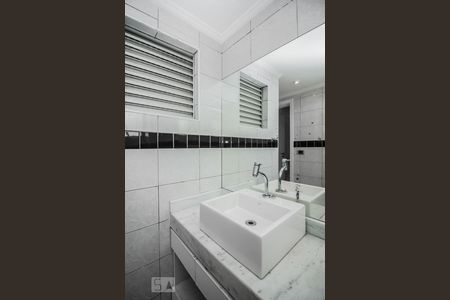 Suíte de apartamento para alugar com 3 quartos, 130m² em Real Parque, São Paulo