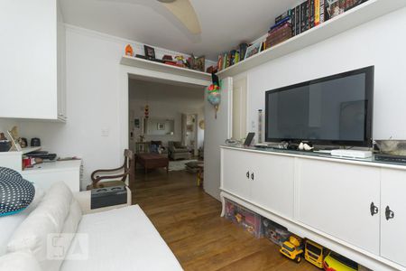 Sala de TV de apartamento à venda com 3 quartos, 127m² em Vila Ipojuca, São Paulo