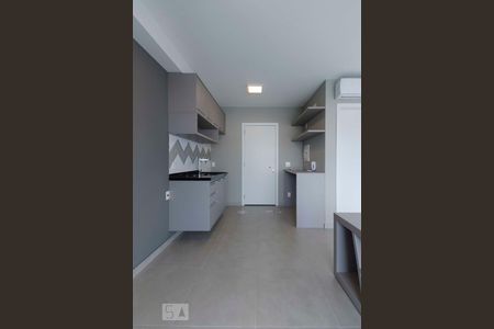 Cozinha de kitnet/studio para alugar com 1 quarto, 33m² em Barra Funda, São Paulo