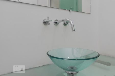 Banheiro de apartamento à venda com 1 quarto, 70m² em Jardim Fonte do Morumbi, São Paulo