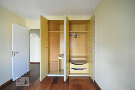 armário do quarto  de apartamento à venda com 2 quartos, 104m² em Vila Suzana, São Paulo