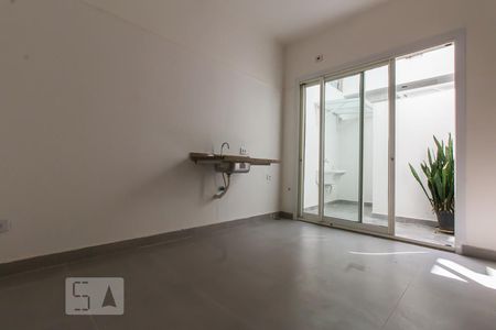 cozinha de apartamento para alugar com 2 quartos, 60m² em Bom Retiro, São Paulo