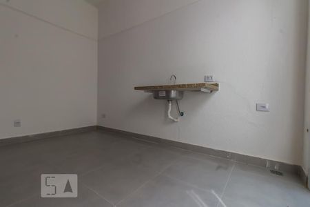 cozinha de apartamento para alugar com 2 quartos, 60m² em Bom Retiro, São Paulo