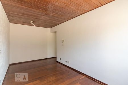 Apartamento para alugar com 70m², 2 quartos e 1 vagaSala