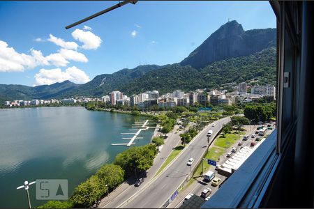 VISTA EXTERNA PELA JANELA DA SALA de apartamento à venda com 3 quartos, 120m² em Lagoa, Rio de Janeiro