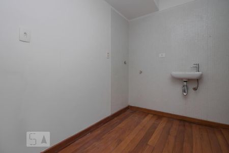 Lavabo de apartamento para alugar com 2 quartos, 50m² em Jardim Arpoador, São Paulo