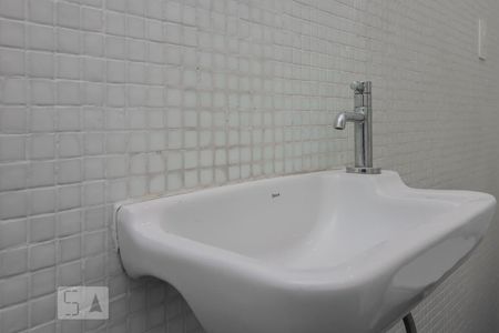 Lavabo de apartamento para alugar com 2 quartos, 50m² em Jardim Arpoador, São Paulo