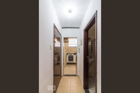 Corredor de entrada de apartamento para alugar com 1 quarto, 38m² em Bela Vista, São Paulo