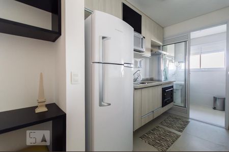 Cozinha de apartamento para alugar com 1 quarto, 50m² em Empresarial 18 do Forte, Barueri