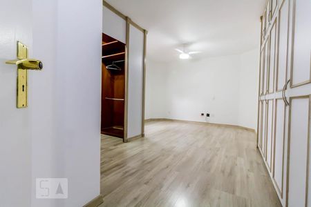 Apartamento à venda com 285m², 4 quartos e 4 vagas Apartamento à venda com 285m², 4 quartos e 4 vagasEntrada da suíte master