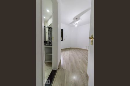 Apartamento à venda com 285m², 4 quartos e 4 vagas Apartamento à venda com 285m², 4 quartos e 4 vagasEntrada da suíte 1