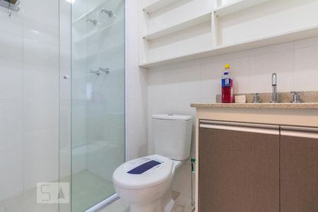 Banheiro de kitnet/studio para alugar com 1 quarto, 37m² em Campo Belo, São Paulo