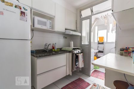 Cozinha de apartamento para alugar com 3 quartos, 70m² em Picanço, Guarulhos