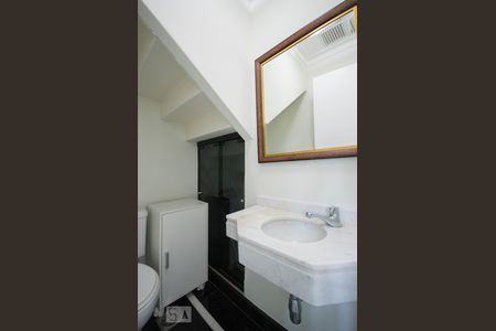 Lavabo de apartamento para alugar com 1 quarto, 42m² em Campo Belo, São Paulo