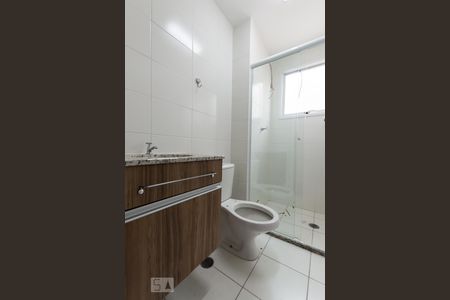 Banheiro de apartamento para alugar com 2 quartos, 51m² em Centro, Barueri