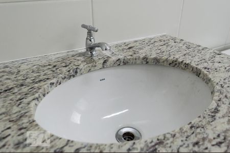 Banheiro de apartamento para alugar com 2 quartos, 51m² em Centro, Barueri