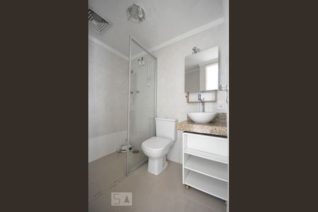 Banheiro suíte de apartamento para alugar com 3 quartos, 70m² em Jardim Arpoador, São Paulo