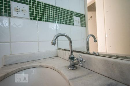 banheiro de apartamento para alugar com 2 quartos, 62m² em Santa Terezinha, São Bernardo do Campo