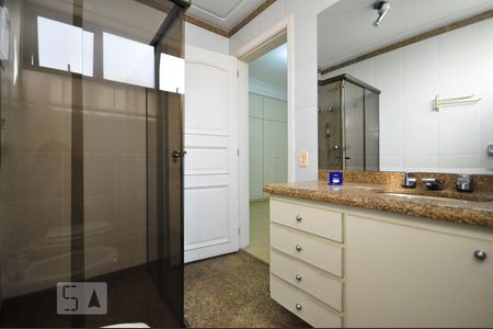 Banheiro suíte 1 de apartamento à venda com 4 quartos, 160m² em Vila Suzana, São Paulo