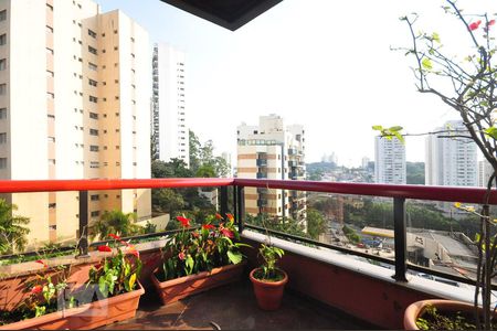 Varanda de apartamento à venda com 4 quartos, 160m² em Vila Suzana, São Paulo