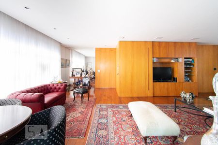 Apartamento para alugar com 220m², 4 quartos e 4 vagasSala