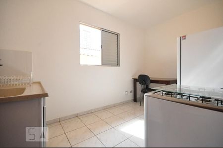 Cozinha de apartamento para alugar com 1 quarto, 30m² em Vila Gomes , São Paulo