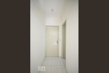 Corredor de kitnet/studio para alugar com 1 quarto, 25m² em Jardim Esmeralda, São Paulo