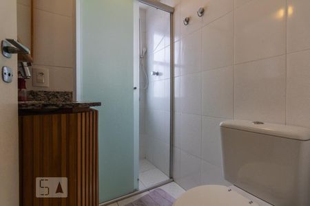 Banheiro de apartamento para alugar com 1 quarto, 45m² em Campo Belo, São Paulo