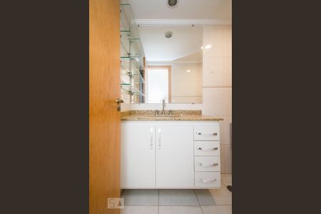 banheiro de apartamento à venda com 3 quartos, 98m² em Vila Gilda, Santo André