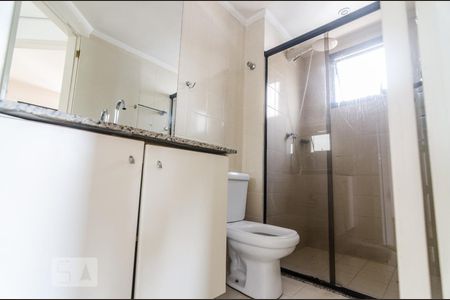 Banheiro de apartamento para alugar com 2 quartos, 55m² em Vila Bertioga, São Paulo