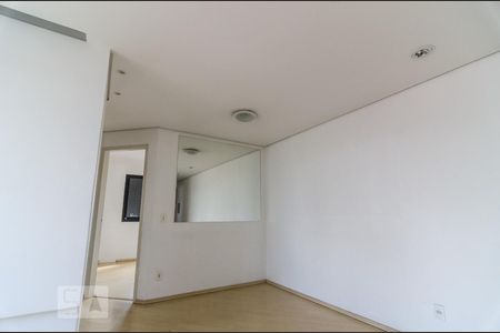 Sala de apartamento para alugar com 2 quartos, 55m² em Vila Bertioga, São Paulo