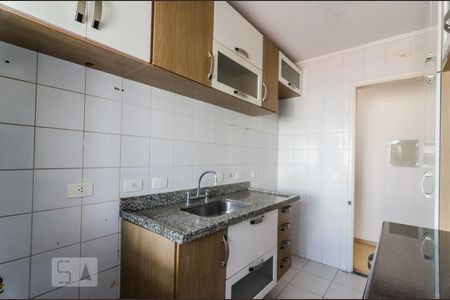 Cozinha de apartamento para alugar com 2 quartos, 55m² em Vila Bertioga, São Paulo