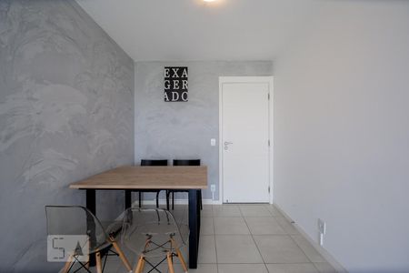 Sala de apartamento para alugar com 2 quartos, 80m² em Barra da Tijuca, Rio de Janeiro