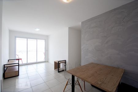 Sala de apartamento para alugar com 2 quartos, 80m² em Barra da Tijuca, Rio de Janeiro