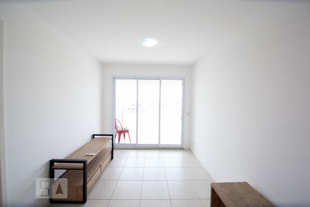 Sala de apartamento para alugar com 2 quartos, 80m² em Barra da Tijuca, Rio de Janeiro