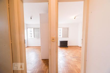 Corredor de apartamento para alugar com 3 quartos, 75m² em Vila Olímpia, São Paulo