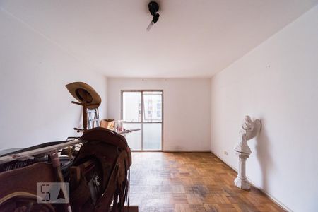 Sala de apartamento para alugar com 3 quartos, 75m² em Vila Olímpia, São Paulo