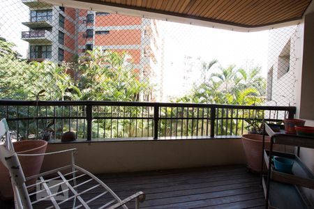 varanda de apartamento à venda com 4 quartos, 227m² em Real Parque, São Paulo