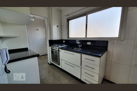 Cozinha de apartamento para alugar com 3 quartos, 82m² em Alto da Lapa, São Paulo