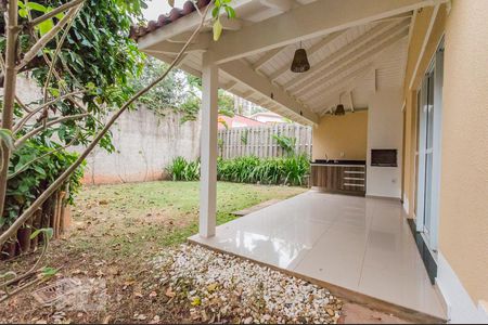 Casa de condomínio à venda com 100m², 3 quartos e 4 vagasVaranda Gourmet