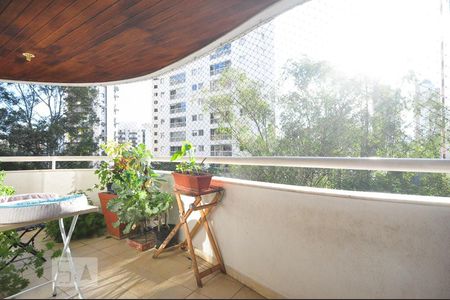 Varanda de apartamento à venda com 3 quartos, 132m² em Vila Andrade, São Paulo