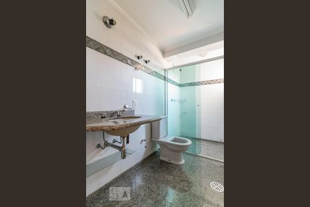 Banheiro de apartamento à venda com 3 quartos, 110m² em Vila Gilda, Santo André