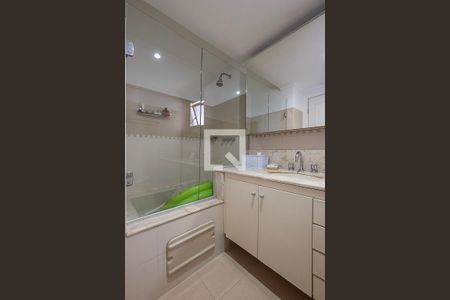 Apartamento à venda com 204m², 3 quartos e 2 vagas Apartamento à venda com 204m², 3 quartos e 2 vagasSuíte 2 - Banheiro