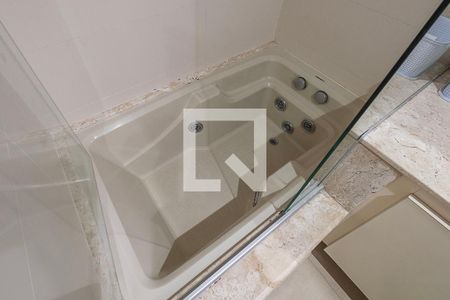 Apartamento à venda com 204m², 3 quartos e 2 vagas Apartamento à venda com 204m², 3 quartos e 2 vagasSuíte 2 - Banheiro