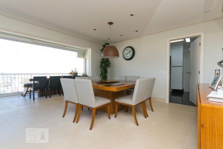 Sala de apartamento à venda com 4 quartos, 255m² em Vila Gumercindo, São Paulo