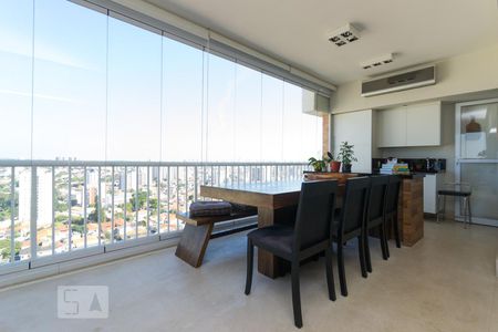 Varanda de apartamento à venda com 4 quartos, 255m² em Vila Gumercindo, São Paulo