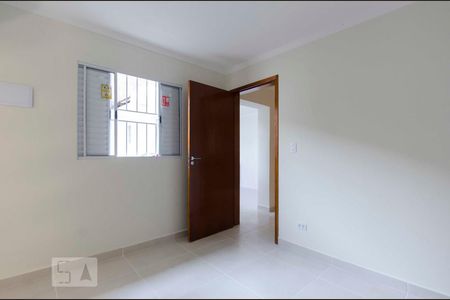 Quarto 2 de casa para alugar com 2 quartos, 70m² em Vila Baruel, São Paulo